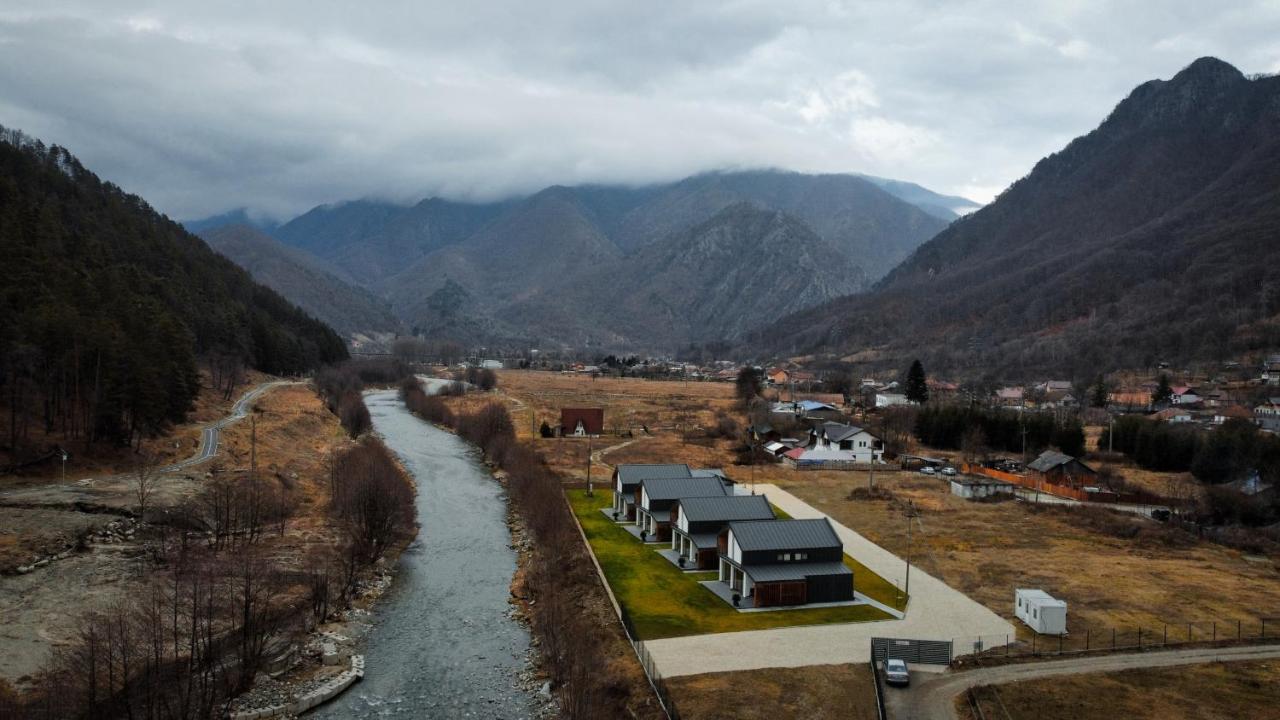Complex Lunlo Village Brezoi Buitenkant foto