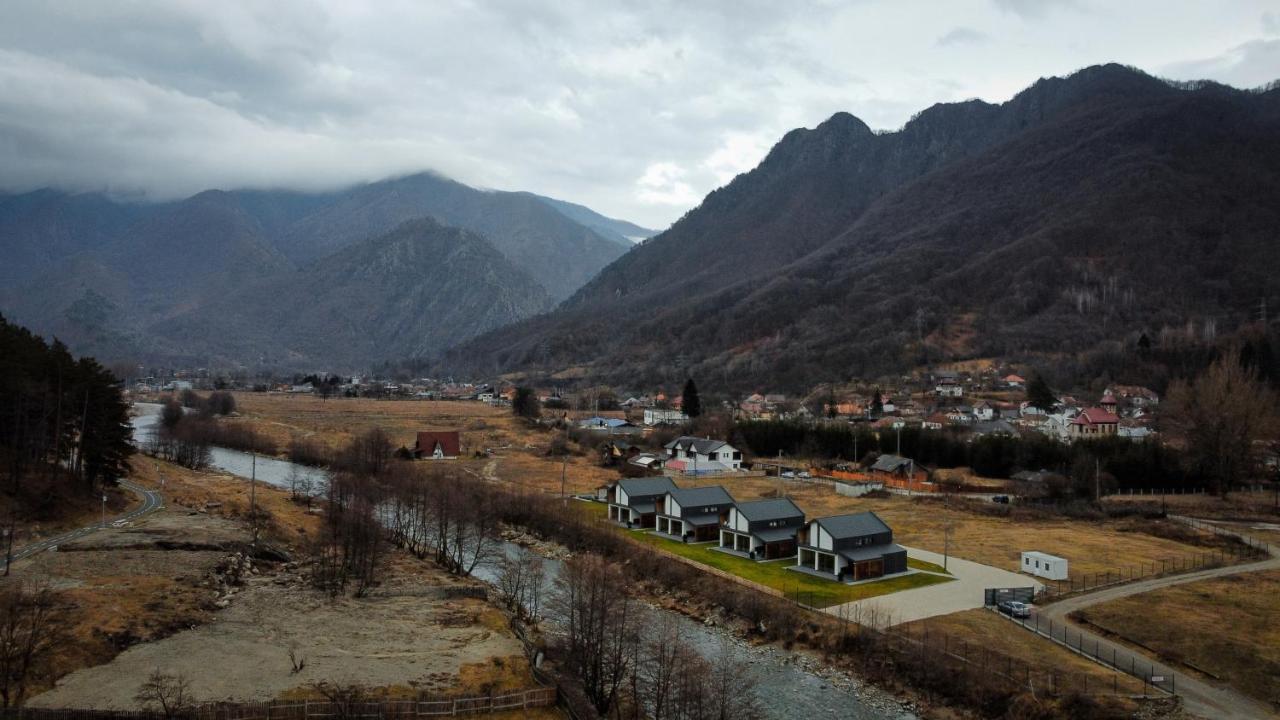 Complex Lunlo Village Brezoi Buitenkant foto