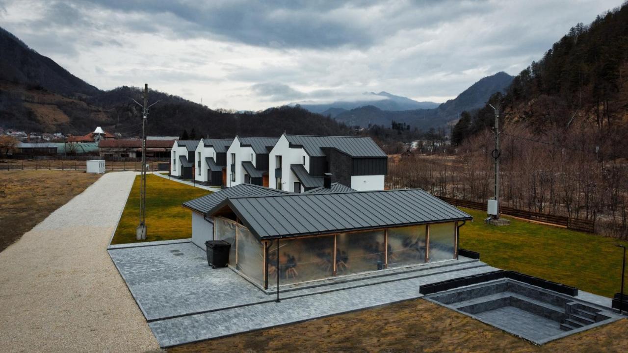 Complex Lunlo Village Brezoi Buitenkant foto
